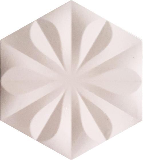 15x17 Cm Çiçekli Beyazaltıgen Seramik
