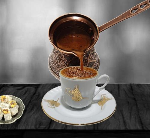 Ar 686 Osmanlı Tuğralı Altın Yaldızlı 6 Lı Fincan Takımı