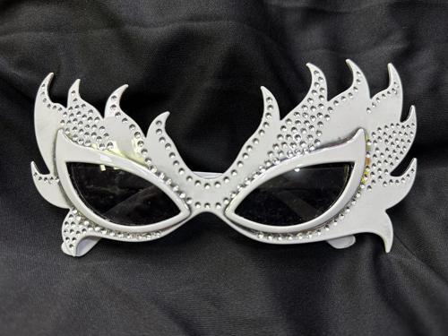 Taşlı Göz Kamaştıran Gecenin Yıldızı Beyaz Parti Alev Gözlük