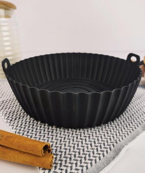 Yanmaz Yapışmaz Silikon Kulplu Airfryer Kalıbı 22 Cm Siyah – THN75824 C1-1-18