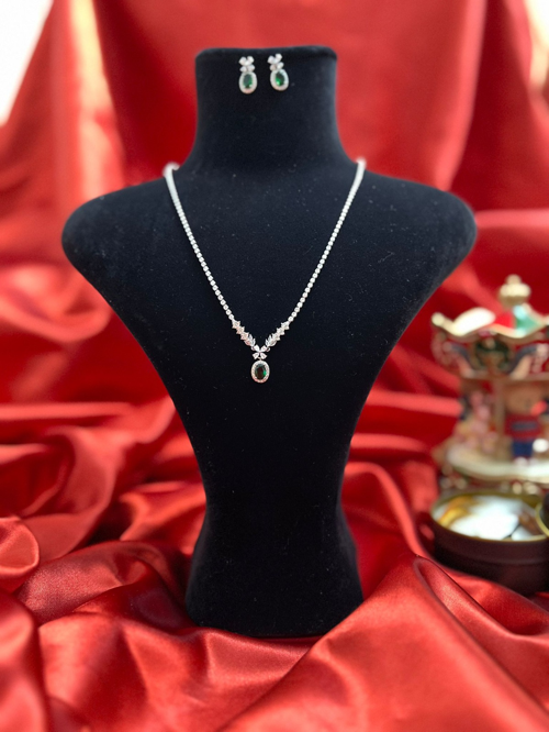 Biem Zümrüt Taşlı Su Yolu Çelik Kolye Küpe Set