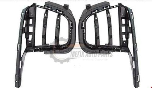 PORSCHE - ÖN TAMPON SİS IZGARASI SOL MACAN 2015- - 95B8076811E0