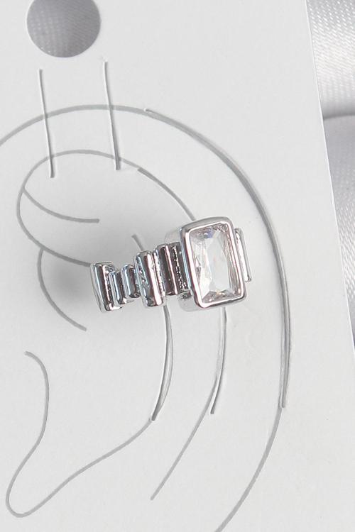 Pirinç Gümüş Renk Kare Zirkon Taşlı Kadın Kıkırdak Model Küpe