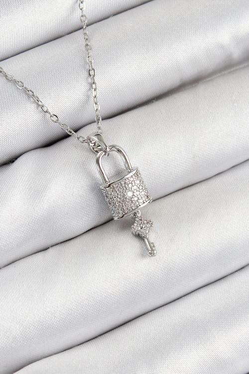 316L Çelik Zirkon Taşlı Kilit Ve Sallantılı Anahtar Model Gümüş Renk Kadın Kolye