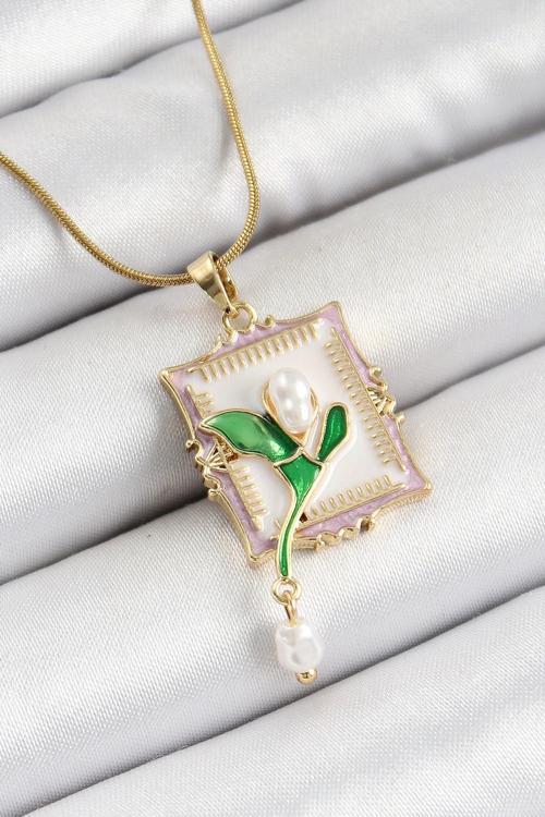 316L Çelik Zincir Beyaz Sanatsal Portre Sallantılı İnci Detaylı Lale Model Gold Renk Kadın Kolye