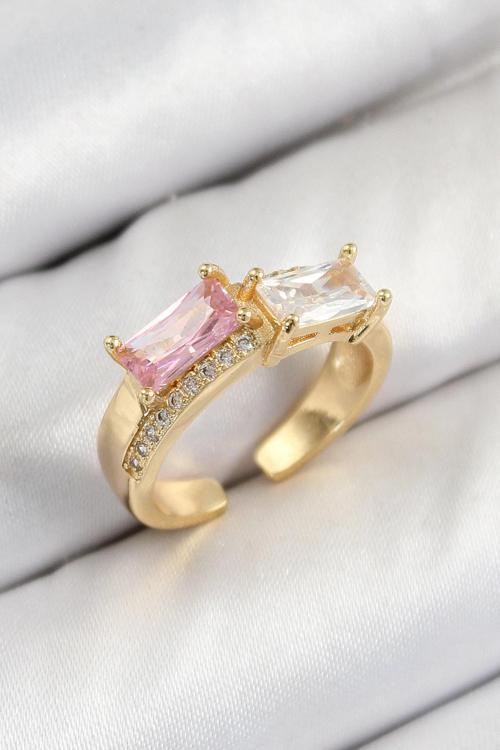 Pirinç Zirkon Taşlı Dikdörtgen Model Gold Renk Kadın Yüzük