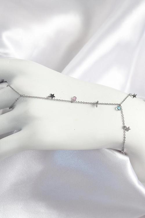 Pirinç Renkli Zirkon Taşlı Sallantılı Yıldızlı Model Gümüş Renk Kadın Şahmeran