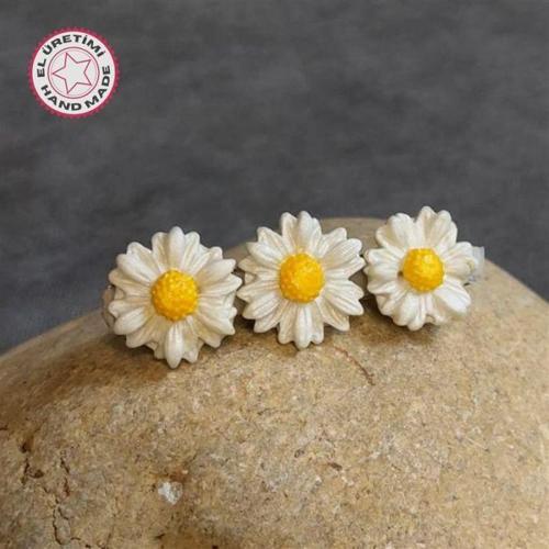 - Hülya 6683 4149 El Yapımı Polimer Kil Beyaz Papatya Çiçeği Tasarımlı Saç Tokası / 6 cm