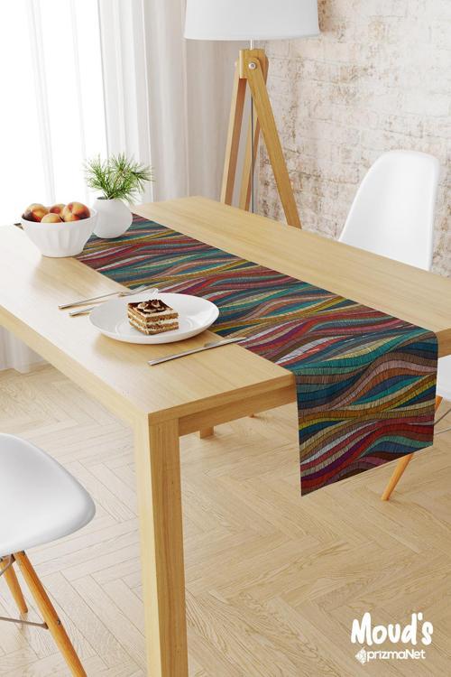 Renkli Çizgili Halı Desenli Baskılı Süet Runner Masa Örtüsü