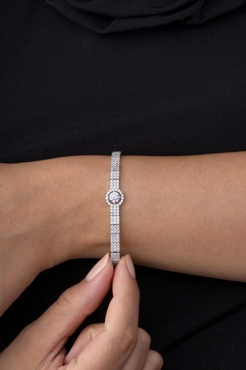 Beyaz Taşlı Kemerli Su Yolu 925 Ayar Kadın Gümüş Bileklik