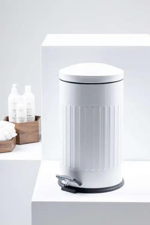 Vidor Pedallı Çöp Kovası 16LT Beyaz