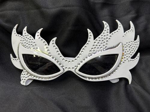 Taşlı Göz Kamaştıran Gecenin Yıldızı Beyaz Parti Alev Gözlük