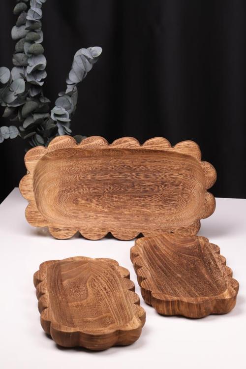 3 Parça Pavlonya Noir Dalgalı Kenar Ahşap Sunum Seti – Yuvarlak ve Dikdörtgen Ayaklı Servis Tabaklar
