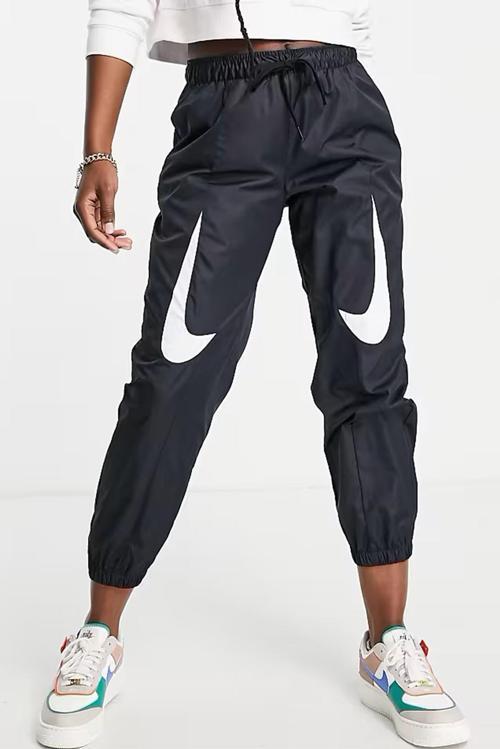 Air Max Day Woven Cuffed Loose Fit Pants Black Kadın Bol Kesim Dokuma Eşofman Altı Siyah