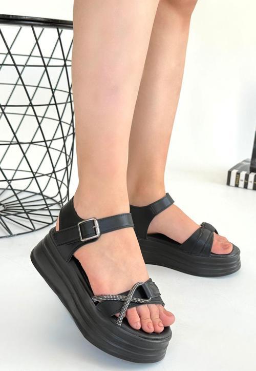 Siyah Cilt Kemerli Sandalet