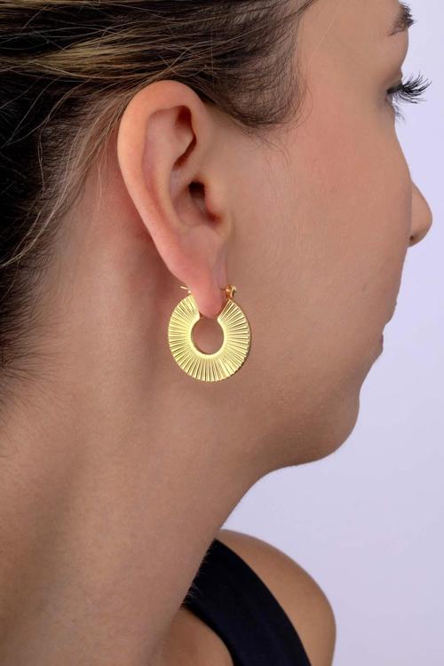 Şeritli Halka Model Altın Kaplama Çelik Kadın Küpe