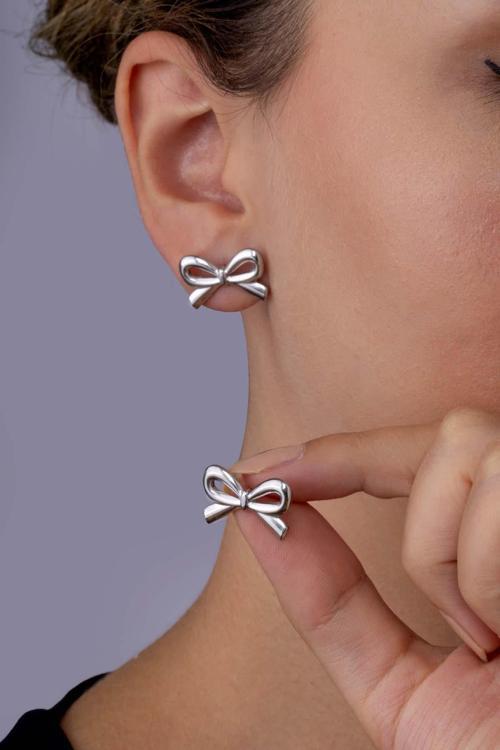 Fiyonk Model Beyaz Altın Kaplama Çelik Kadın Küpe