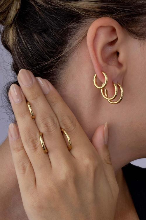 Çizgi Desenli Altın Kaplama Çelik Üçlü Kadın Küpe