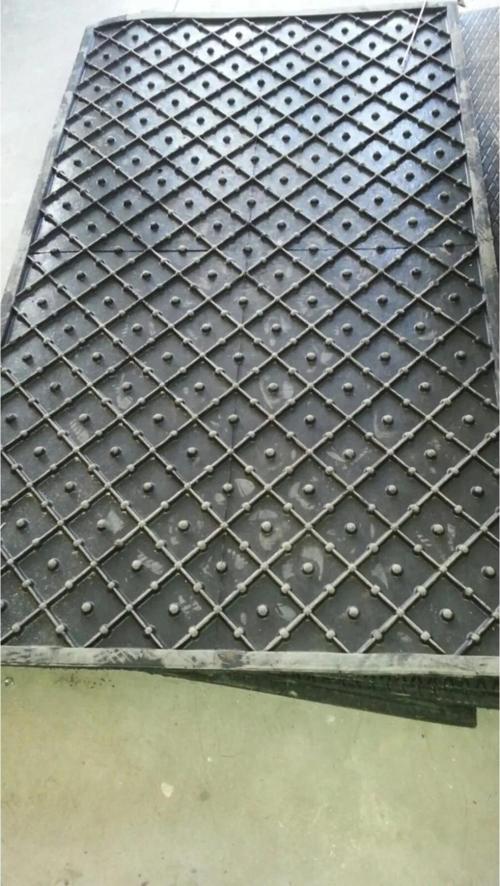HAYVAN YATAĞI KAUÇUK 110 CM X 190 CM KAUÇUK BÜYÜK BAŞ HAYVAN YATAĞI