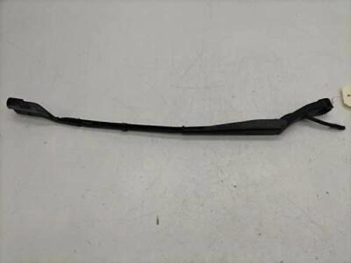 Ön Sılecek Kolu Sol Psa 3008 Iı (P84) 97-00 (Oem No: 9810665280)