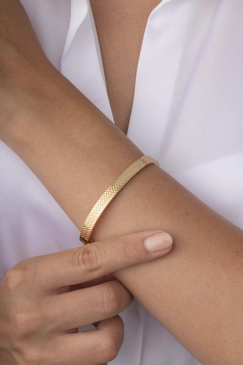 İşlemeli Bilezik Model Altın Kaplama Çelik Kadın Kelepçe Bilezik