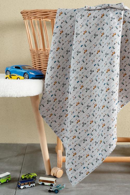 Erkek Bebek Araba Desenli Müslin Örtü – Gri Zeminli %100 Pamuklu Hafif Bebek Battaniyesi,