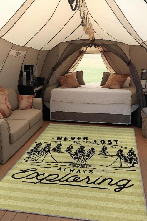 Kaybolmam Keşfederim,Kamp Hayatı Desenli Sarı Halı,Kampçı Halısı,Pamuklu Dokuma Tabanlı Yıkanabilir Halı