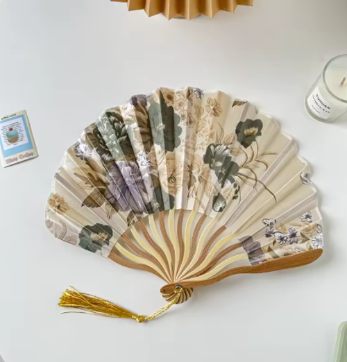 - Lüks, Kaliteli Hediyelik Yeşil Çiçek Desenli Şık Istiridye Yelpaze