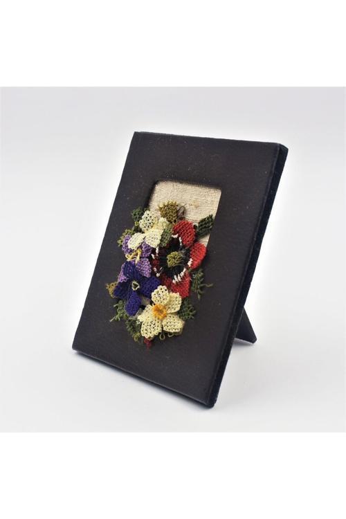 Dantel Işlemeli Çiçek Şeklinde Ayaklı Çerçeve -- Dantel Çiçek Biblosu