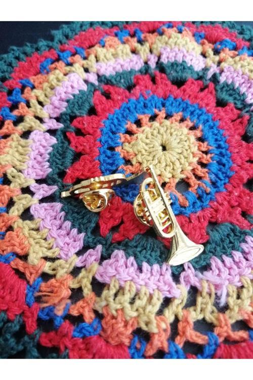 1 Adet Trompet Rozet Yaka Iğnesi Aksesuar Çanta Süsü