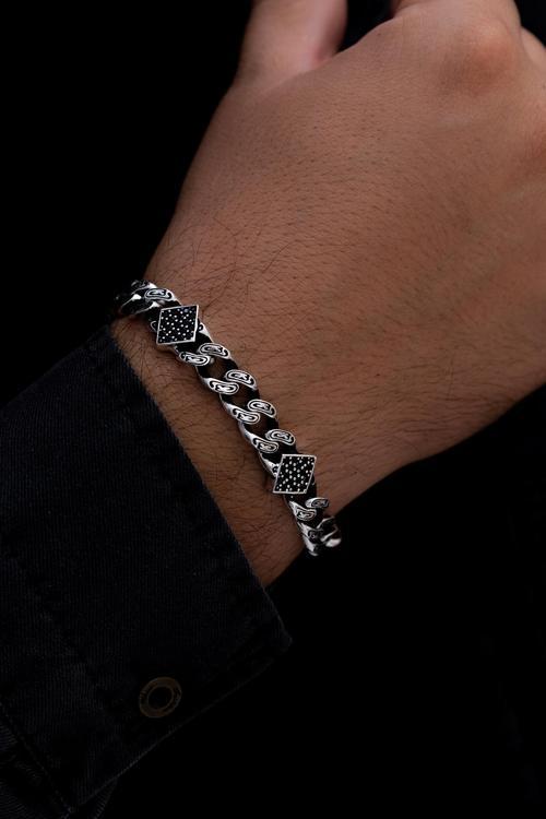 Erkek Gümüş Bileklik - Siyah Zirkon Taşlı Geometrik Şekilli Oksitli Gurmet Model 4 Gümüş Bileklik