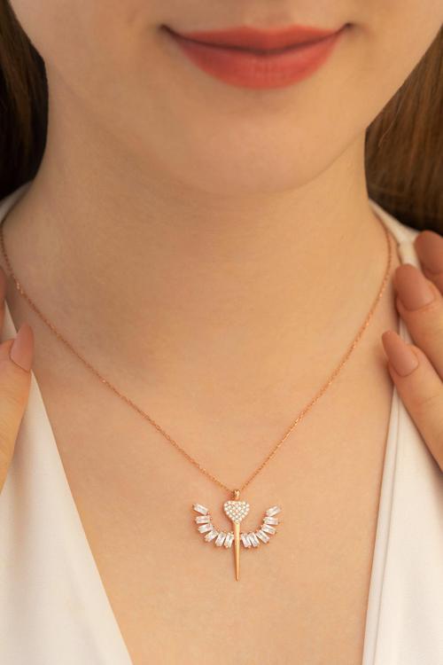 Kadın Gümüş Kolye - Zirkon Taşlı Rose Kalpli Mikailin Kılıcı Model 2 Kadın Gümüş Kolye