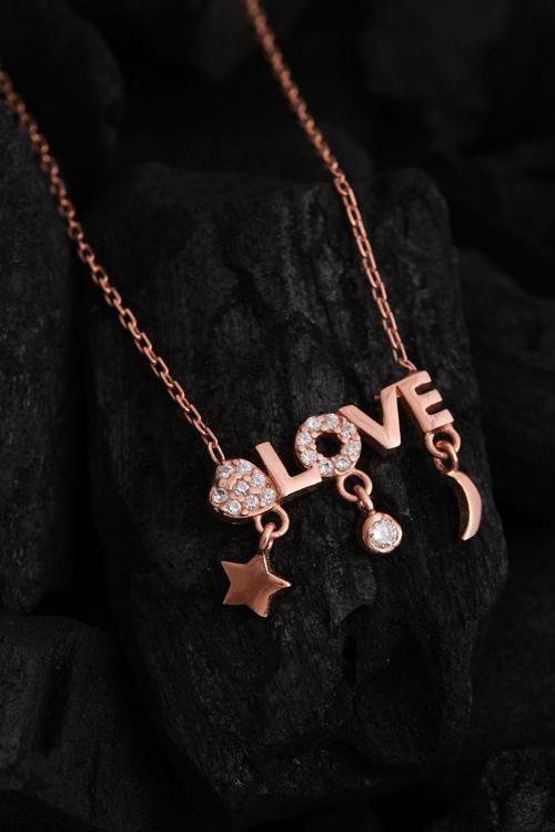 Kadın Gümüş Kolye - Sevgililer Günü - Hediye - Rose Kaplama Love Yazılı Kalp Motifli Kadın Kolye