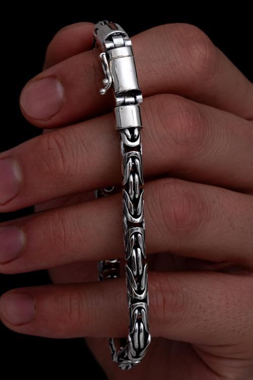 6 Mm Özel Kilit Tasarımlı Yuvarlak Kesim Kral Model Erkek Gümüş Bileklik
