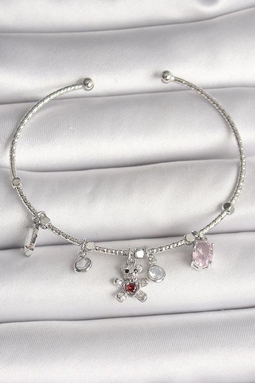 Pirinç Gümüş Renk Sallantı Zirkon Taşlı Ayıcık Figür Kırmızı Taş Detay Charm Kadın Bileklik