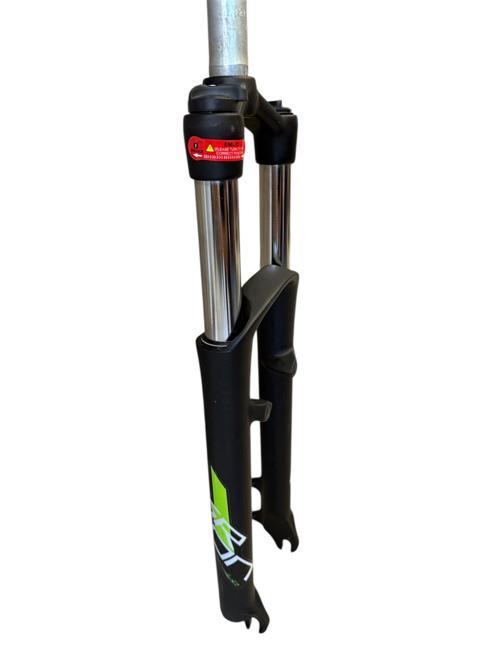 ZOOM M/LO 26" Jant Kilitlenebilir Bisiklet Maşası 1-1/8 QR Amortisörlü Maşa Disk Fren Uyumlu Siyah Yeşil