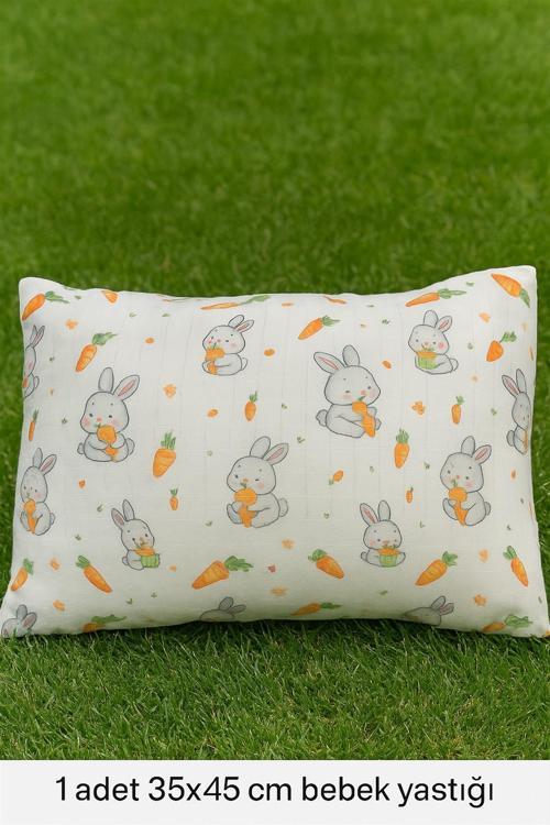 Müslin Bebek Yastık Kılıfı Kapaklı 35X45 Havuç Yiyen Tavşan