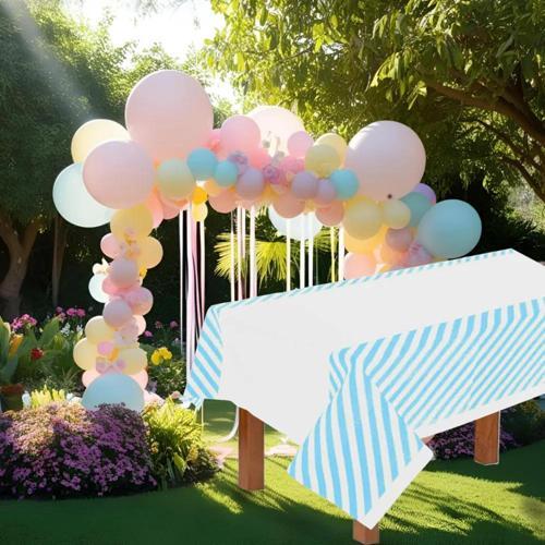 Çizgili Masa Örtüsü