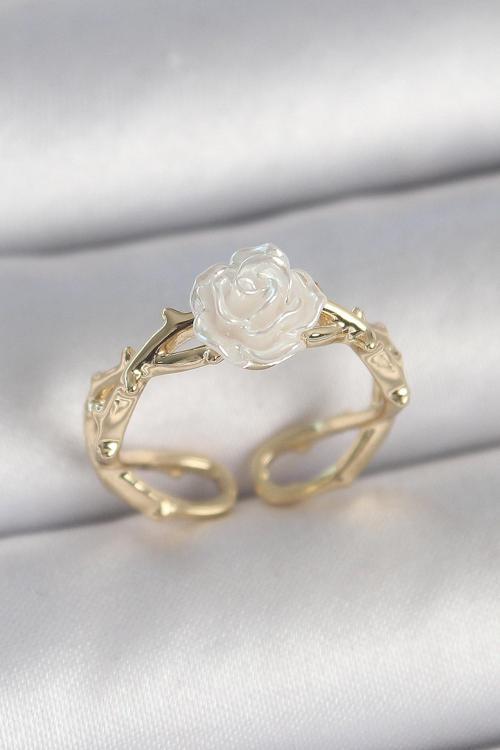 Zarif Kadın için Golden Pirinç Ayarlanır Beyaz Gül Yüzük