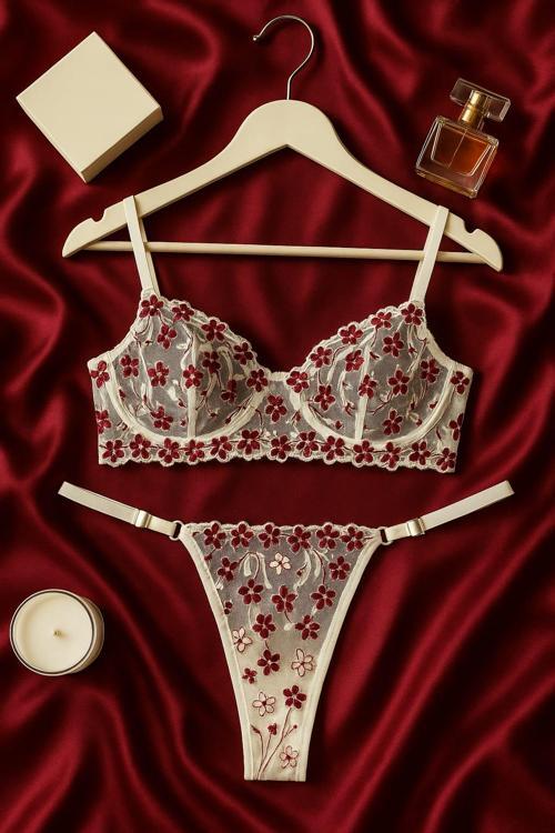 Dantel İşlemeli Transparan Çiçek Desenli Bralet ve String Takım