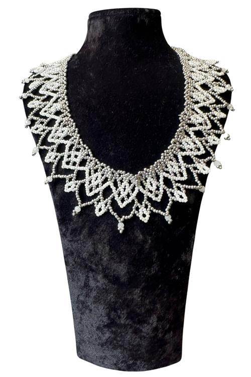 - Özlem 9422 5099 El Yapımı Şık Kum Boncuk Yaka Kolye