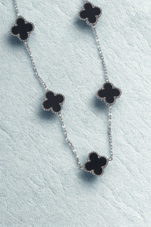 Zarif Kadın için Silver Çelik Siyah Mineli Yonca Kolye