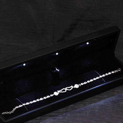 Gümüş Işıklı Kutulu Melek Kanadı Kadın Bileklik modern