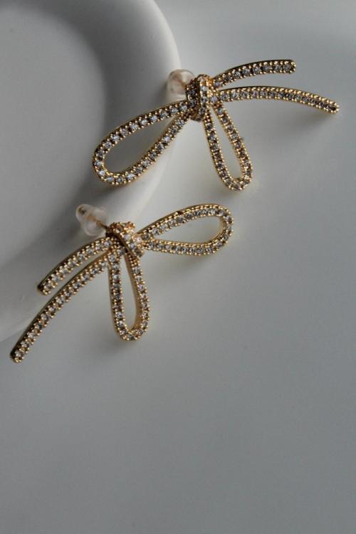 Premium Seri İthal Zirkon Taş Kaplama Büyük Fiyonk Model Kararmayan Şık Tasarım Kadın Küpe