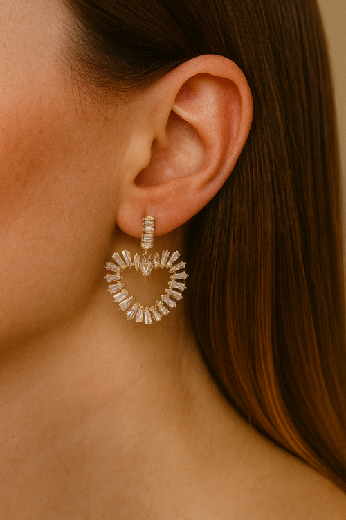 Sallantılı Full Zirkon Taşlı Kalp Tasarım Kararmaz Renk Atmaz Kadın Çelik Küpe