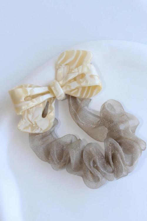 Çok Renkli Tasarım Lastikli Tül Detaylı Fiyonk Toka