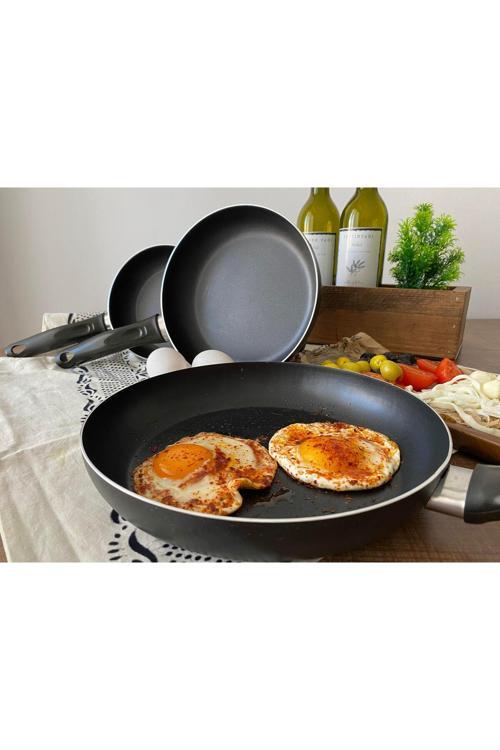 Teflon Tava Seti 18+22+26 Cm Siyah Renk Teflon Tava Seti Yanmaz Yapışmaz 3'Lü Tava Seti Kahvaltılık