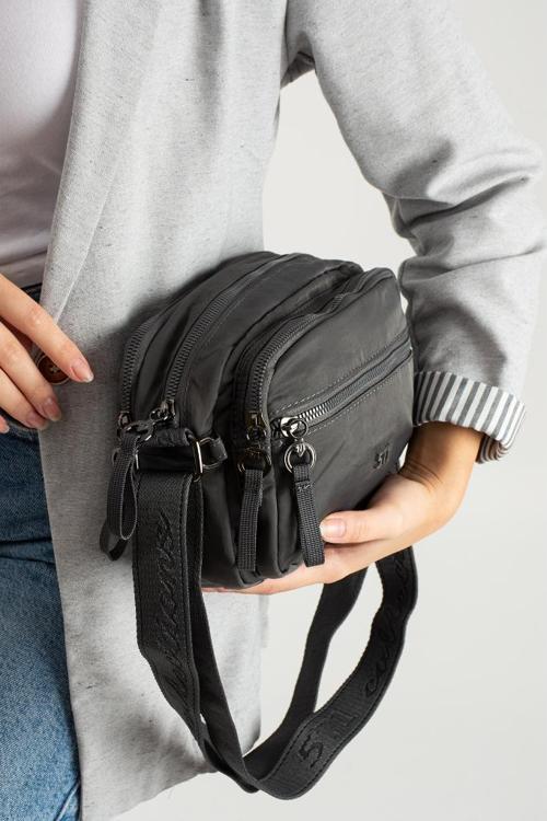 Kadın Postacı Çanta 24*16 Cm Hafif Poliamid Su İtici Yumuşak Kumaş Çapraz Askılı Omuz Çantası