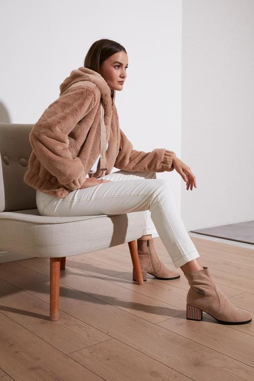 Kapüşonlu Yumuşak Tüylü Cepli Dar Kesim Astarlı Suni Bayan Kürk 6238068 TABA