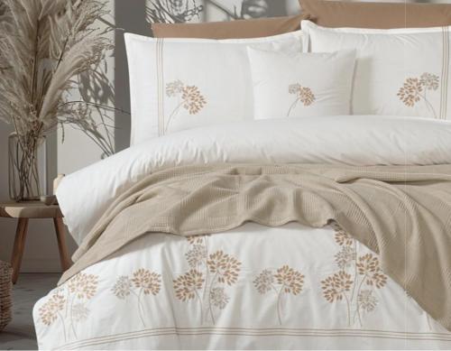 Viola Home  8 Parça %100 Pamuk Poplin Çift Kişilik Pikeli Nevresim Takımı